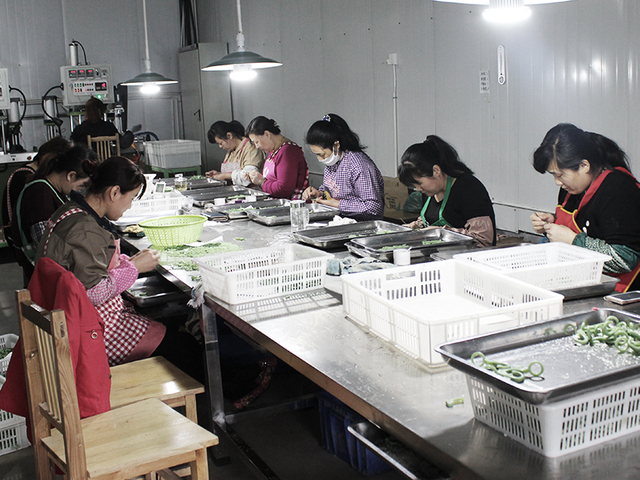 금속 제품 근로자 운영